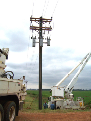 9-uPole-install-Alfalfa-Electric-USA.jpg